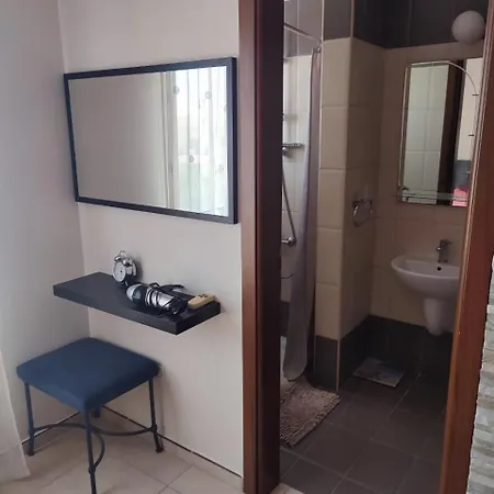 Apartment Cosy Seaview Two Bedroom Aparment Tombs Of The Kings *